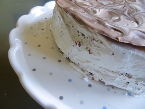 chocolate-cake-meringue-frosting